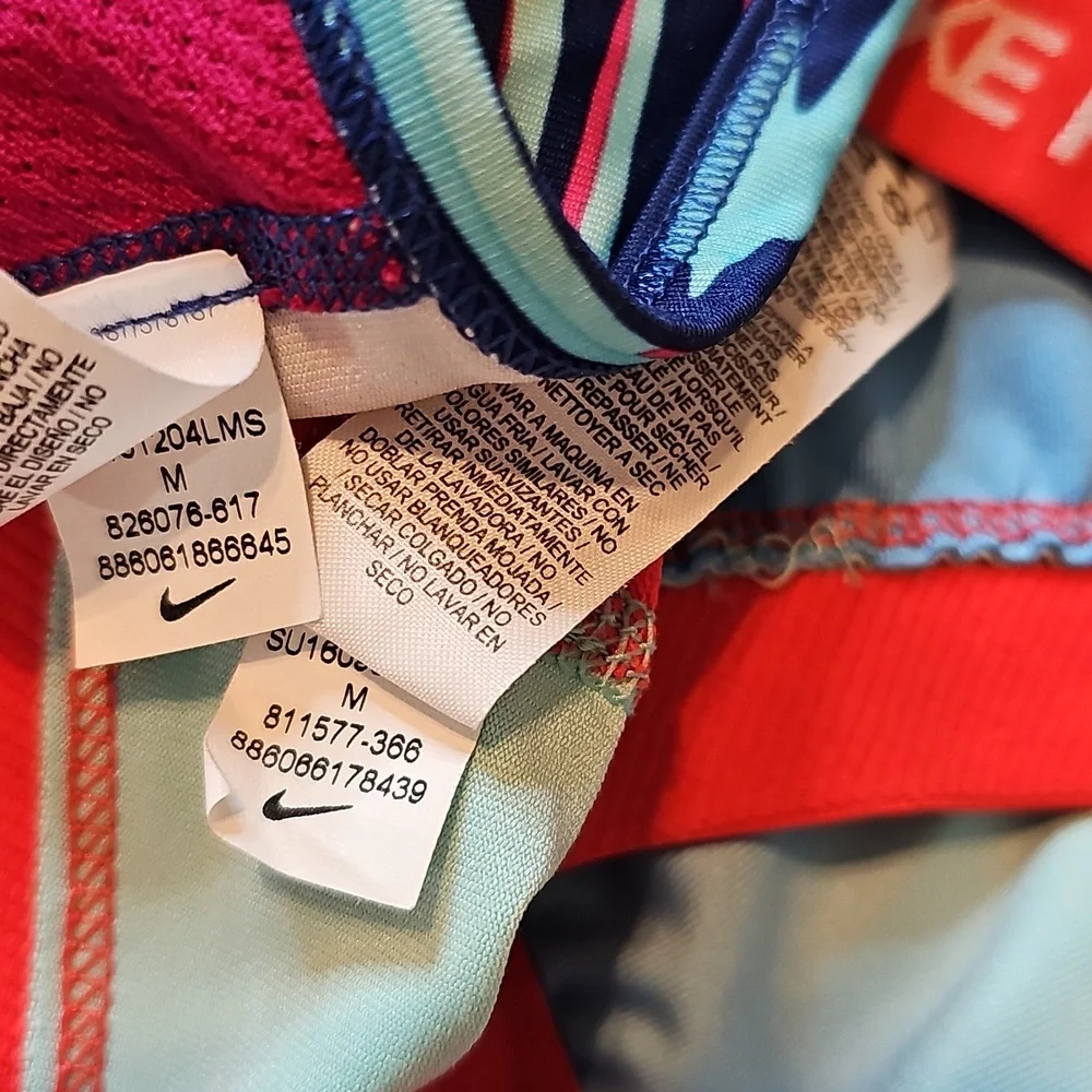 NIKE Pro Dri-Fit Non-Padded Sport Bras. Women's Size: Medium.